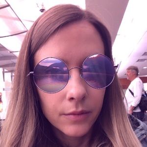 Meet your Posher, Julia